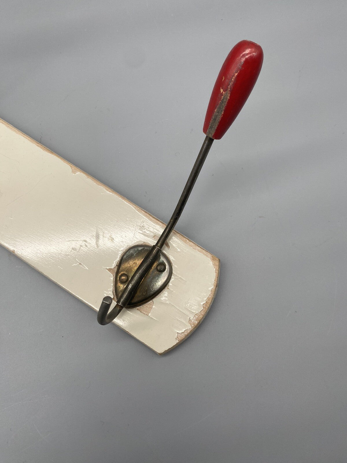 GARDEROBENLEISTE HOLZ METALL HAKEN HAKENLEISTE VINTAGE SHABBY CHIC