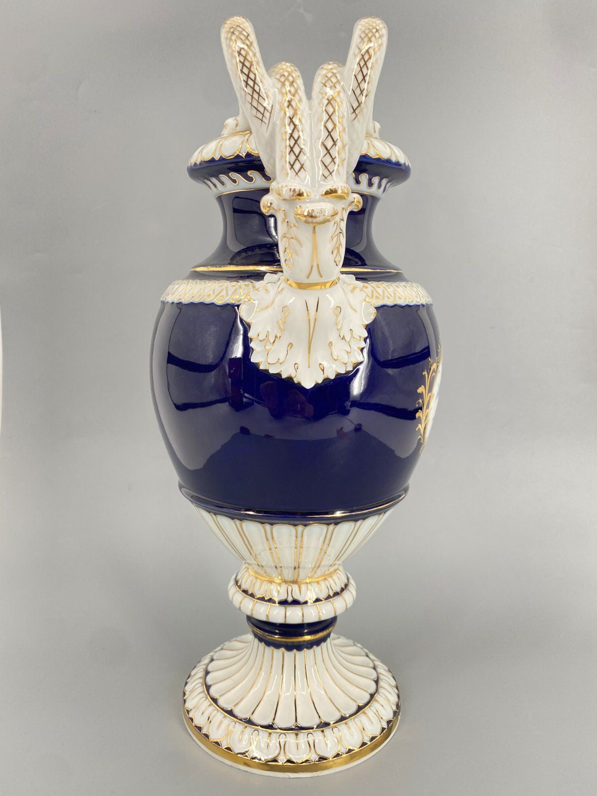 * PORZELLAN VASE HENKELVASE SCHLANGENGRIFF LEUTERITZ BLAU MEISSEN