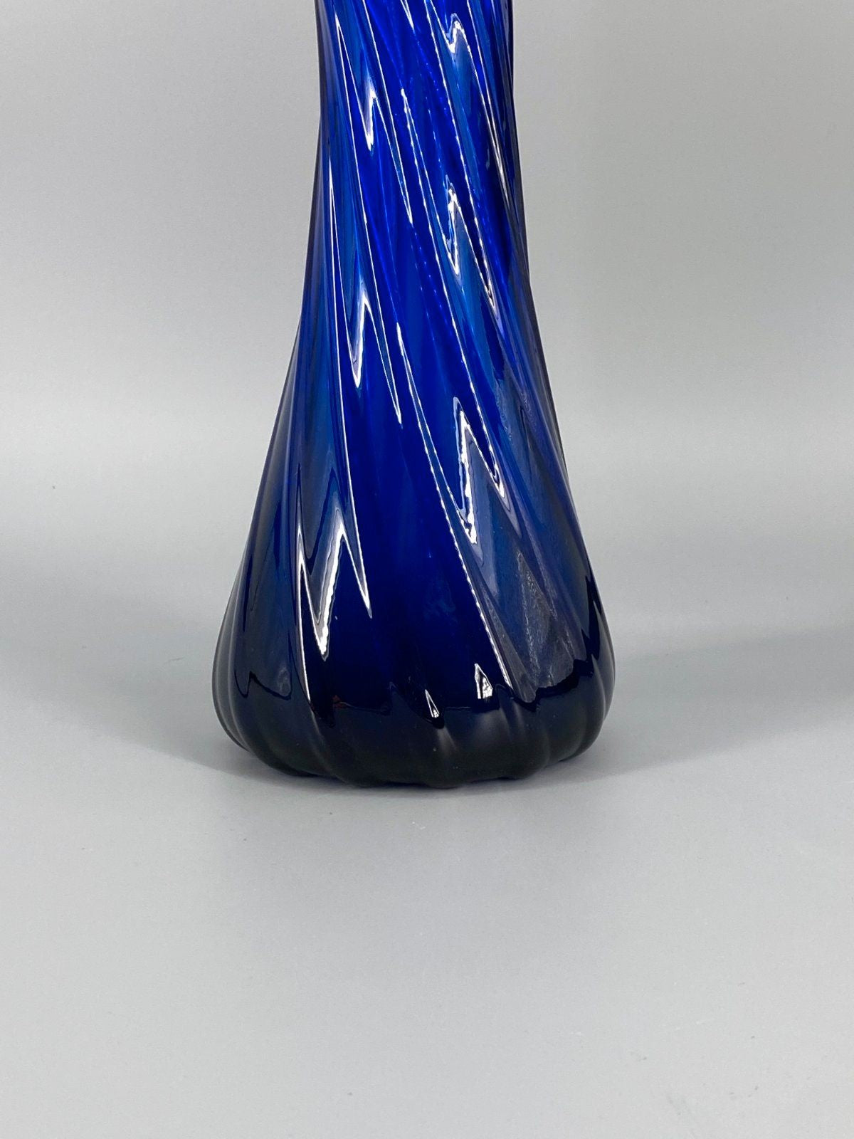* MID CENTURY MURANO GLAS VASE KOBALT BLAU SPIRALE MUNDGEBLASEN