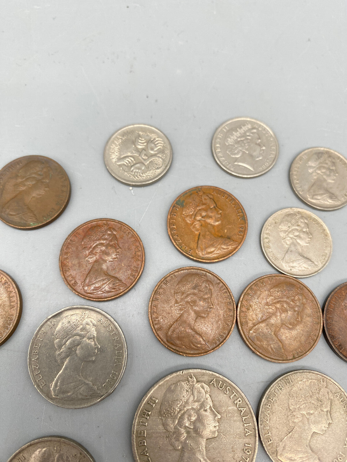 KONVOLUT AUSTRALISCHE MÜNZEN 81 STÜCK CENTS SAMMLERSTÜCKE 1961 QUEEN ELIZABETH