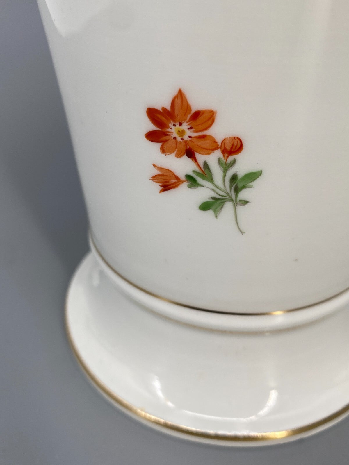 * MEISSEN PORZELLAN VASE TRICHTERVASE BLUMEN BUKETT GOLDRAND 2. WAHL