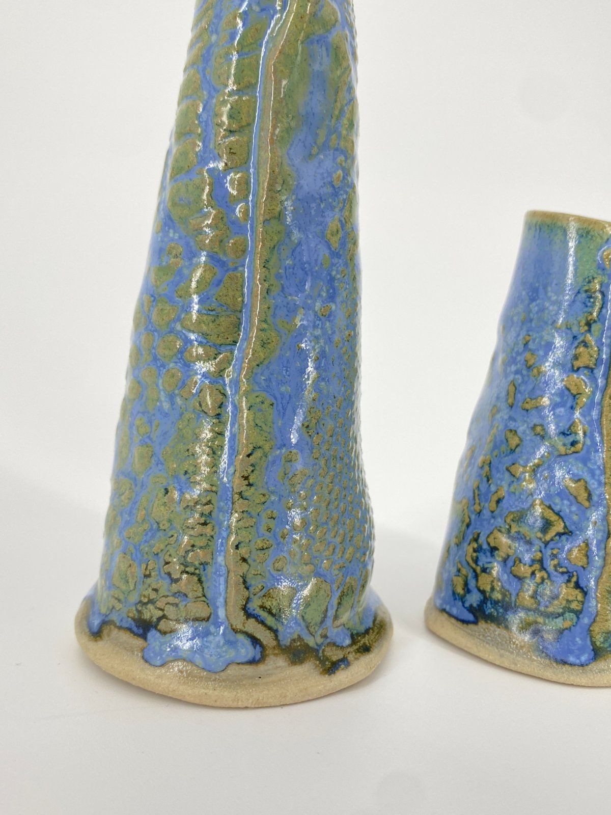 * 2x KLEINE STUDIOKERAMIK VASEN BLAU GRÜN ORGANISCHES DESIGN
