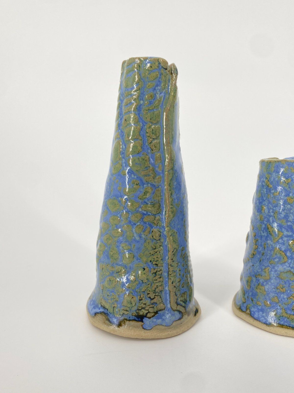 * 2x KLEINE STUDIOKERAMIK VASEN BLAU GRÜN ORGANISCHES DESIGN