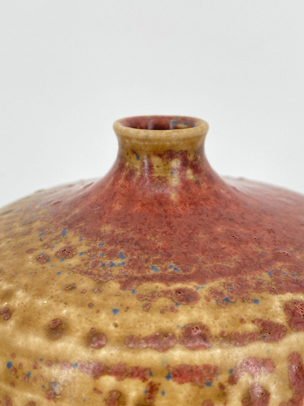 * STUDIOKERAMIK VASE ROT BLAU ZINKKRISTALL GLASUR 13CM VINTAGE