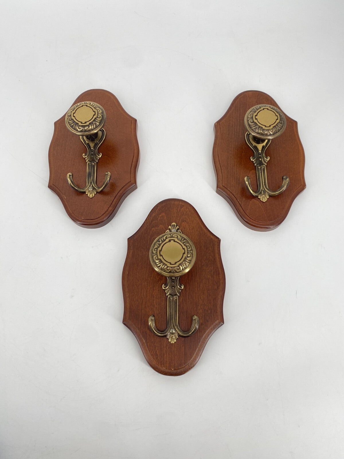 * 3 x GARDEROBENHAKEN KLEIDERHAKEN HOLZ MESSING ANTIK STIL WANDHAKEN VINTAGE