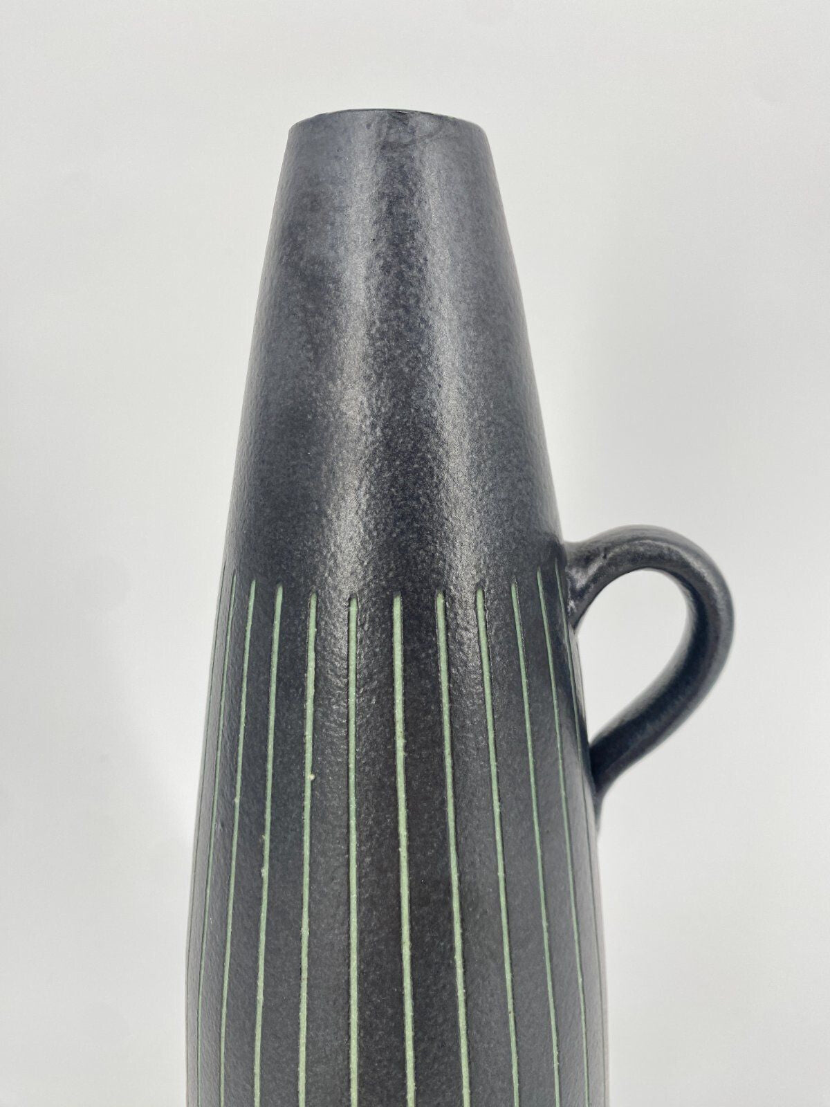 * STUDIOKERAMIK HENKEL VASE KRUG GESTREIFT MATT ANTHRAZIT 29CM