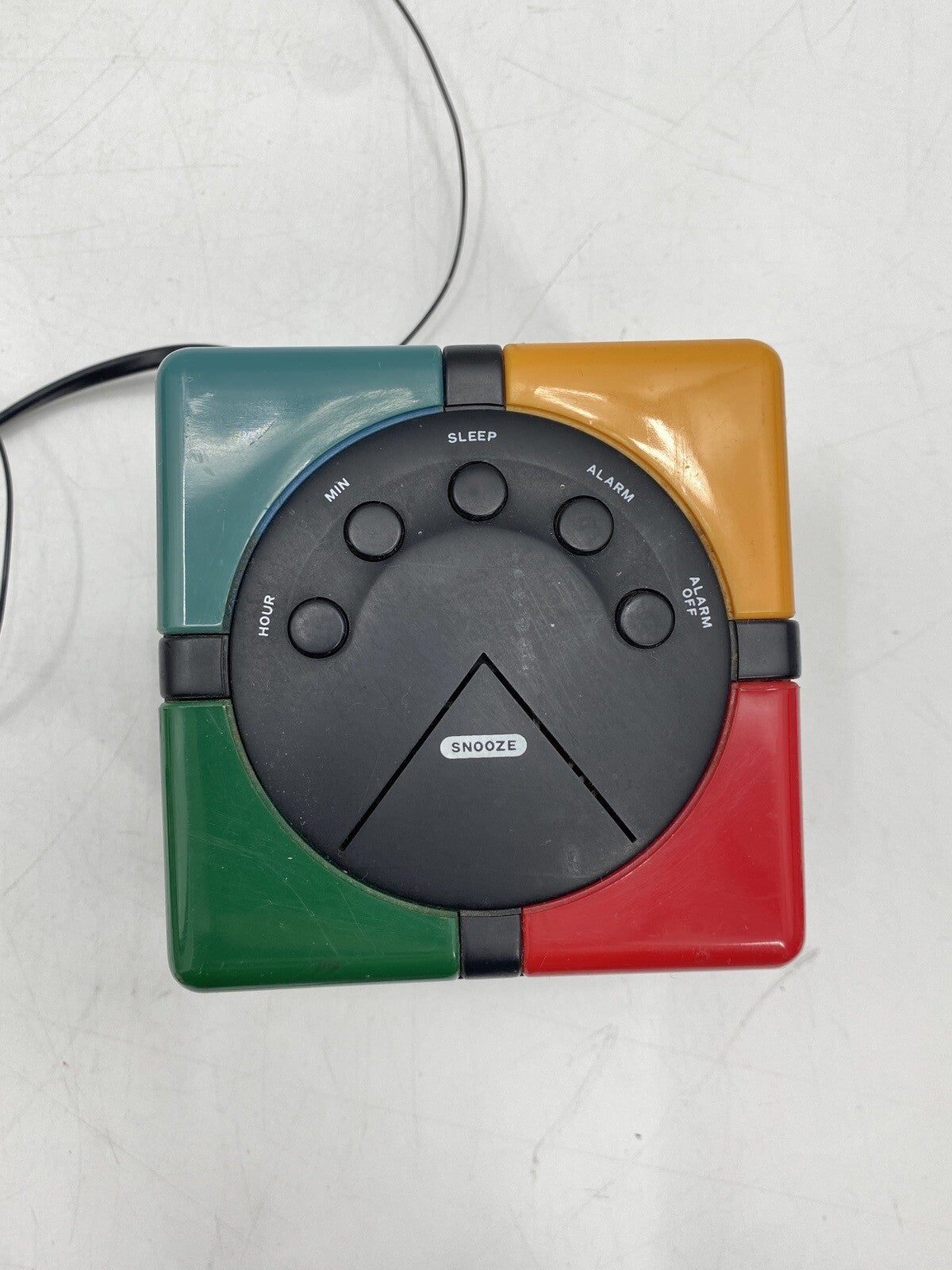 * EDUTEC EDUSCHO CLOCK UHR RADIO WÜRFEL CUBE MW UKW MEMPHIS DESIGN VINTAGE