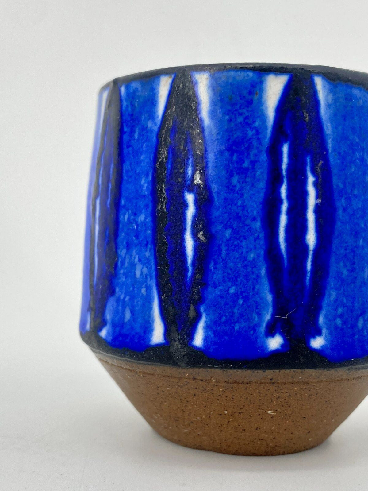 * MINI VASE KLEIN MINIATUR WINDLICHT BLAU JUIST VINTAGE GERMANY