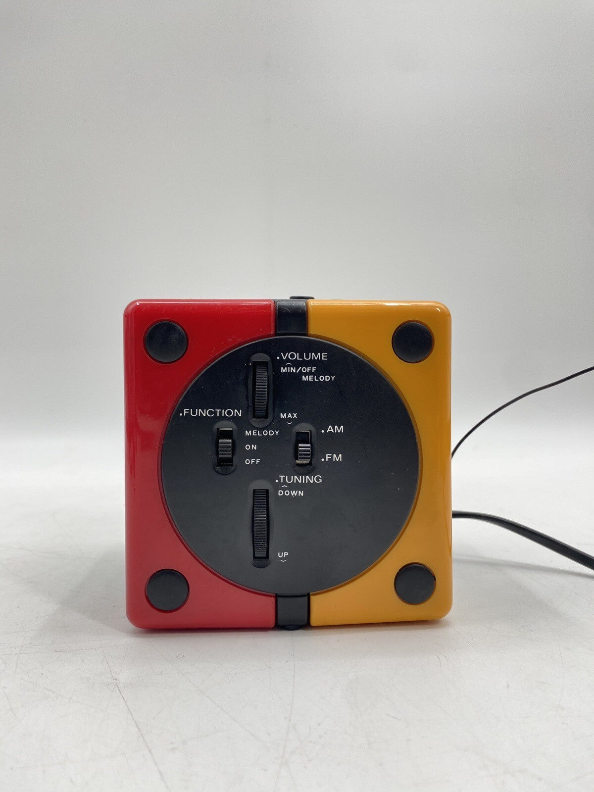 * EDUTEC EDUSCHO CLOCK UHR RADIO WÜRFEL CUBE MW UKW MEMPHIS DESIGN VINTAGE