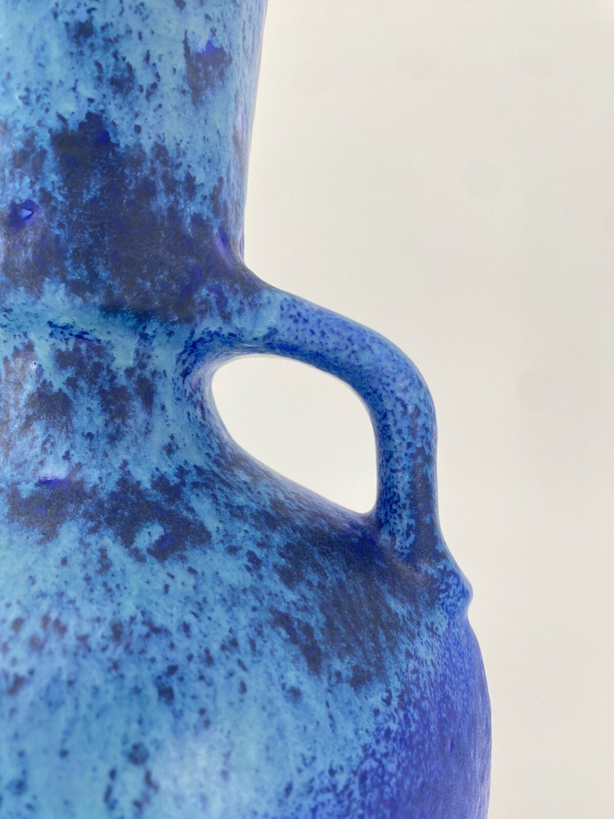 *STUDIOKERAMIK VASE BLAU FAT LAVA LAUFGLASUR W.-GERMANY 60ER 70ER