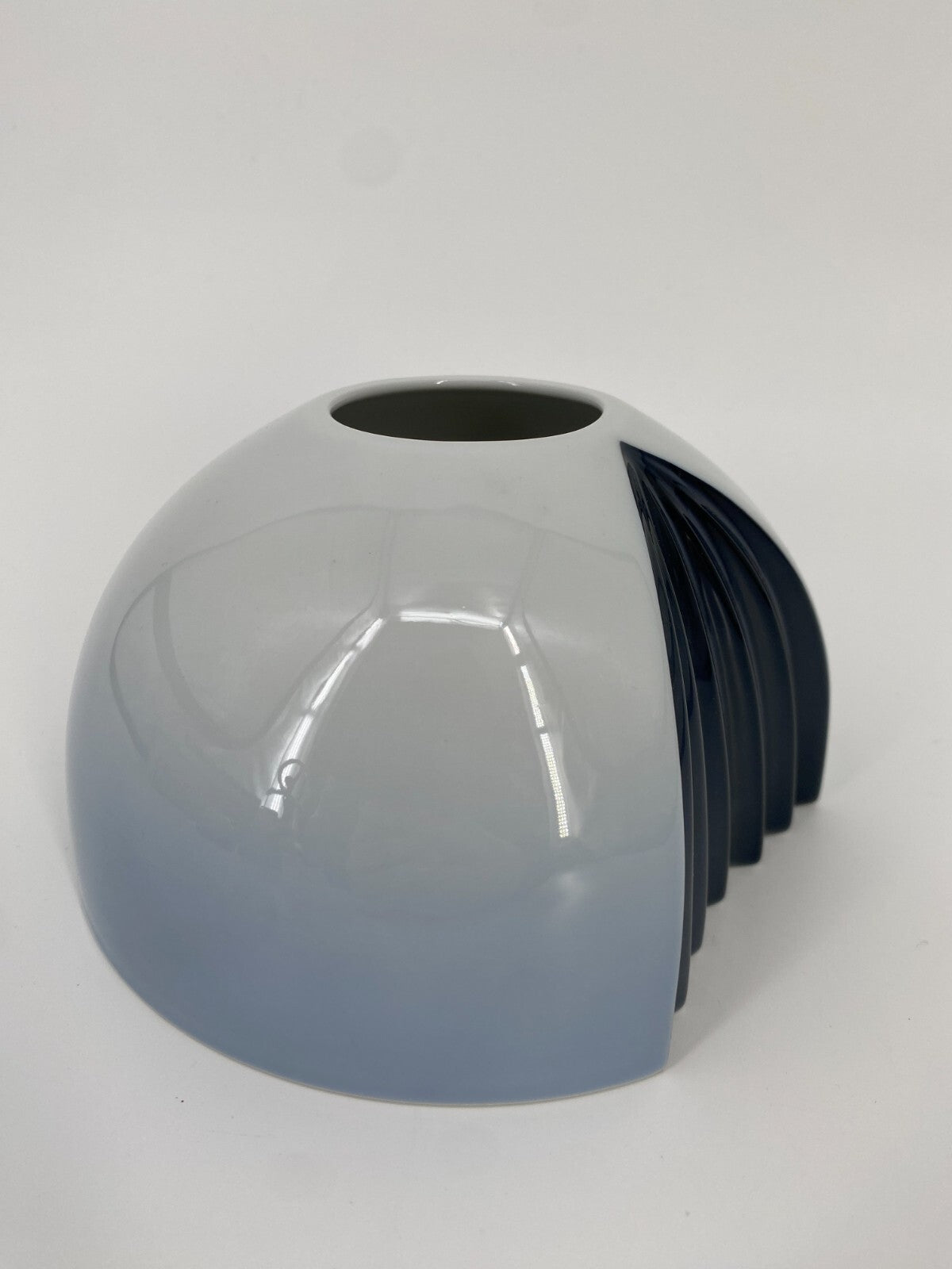* ROSENTHAL AMBROGIO POZZI PLISSEE VASE KERZENHALTER PORZELLAN WEIß BLAU 80ER