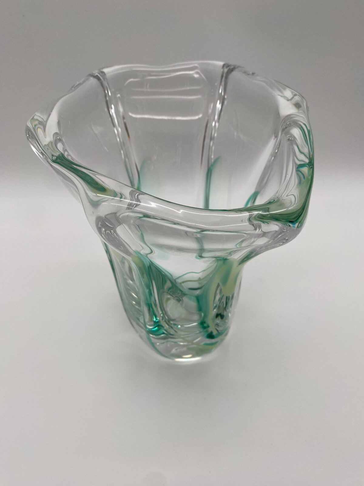 VASE MUNDGEBLASEN GLAS GRÜN MEHRFARBIG MAX VERBOEKET HOLLAND MAASTRICHT
