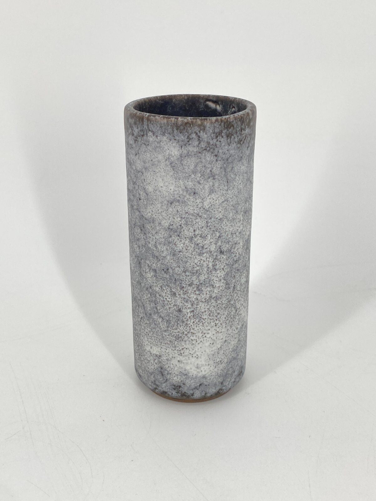 * KLEINE VASE ZYLINDRISCH GRAU BRAUN KERAMIK SIGNIERT VINTA
