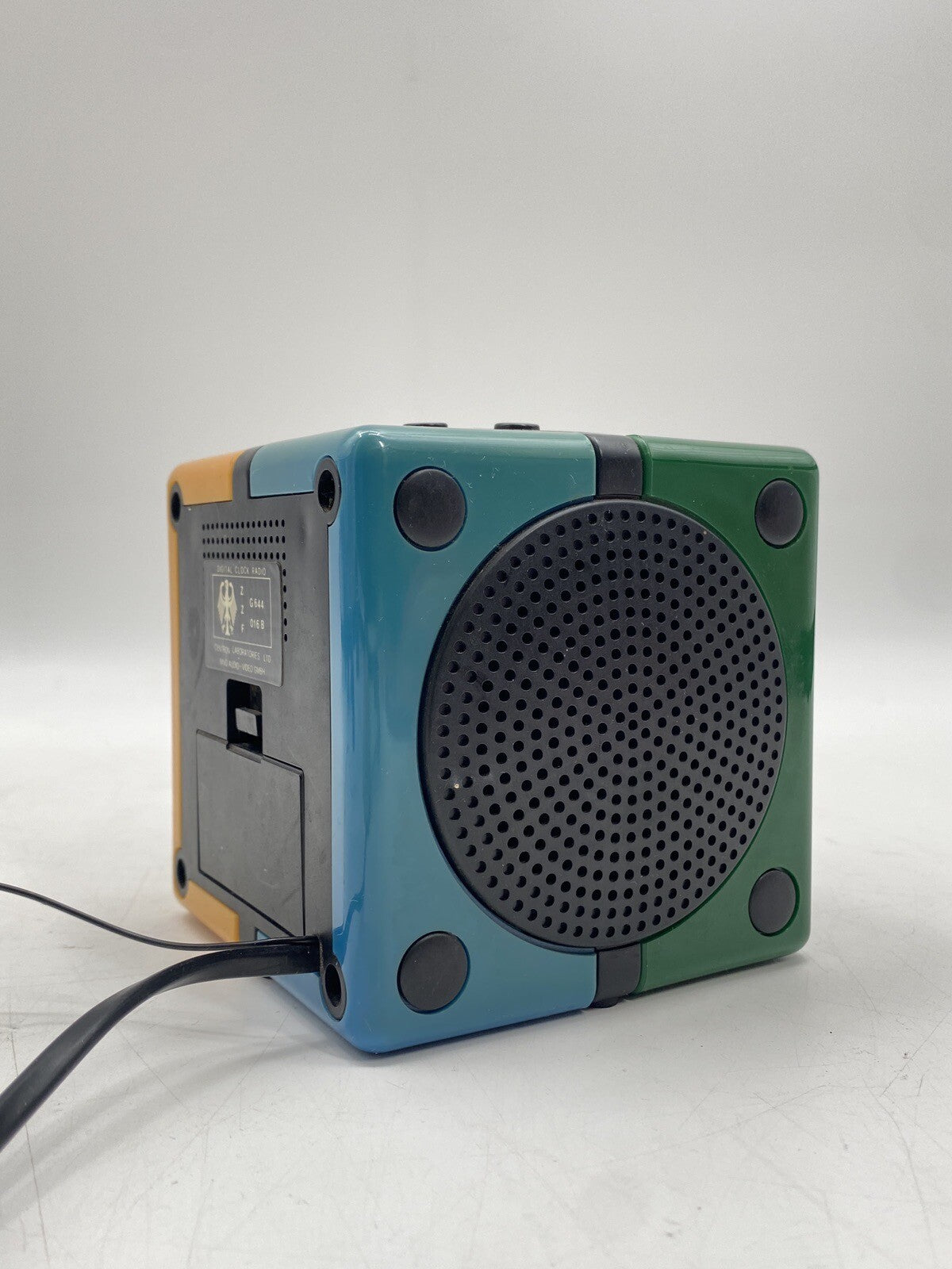 * EDUTEC EDUSCHO CLOCK UHR RADIO WÜRFEL CUBE MW UKW MEMPHIS DESIGN VINTAGE