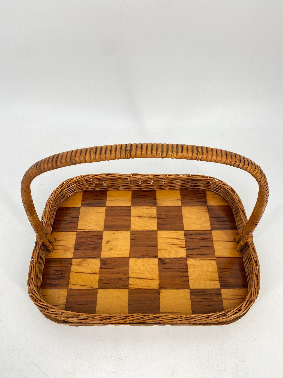 * KORB TABLETT WEIDENTABLETT SERVIERTABLETT SCHACHBRETT VINTAGE