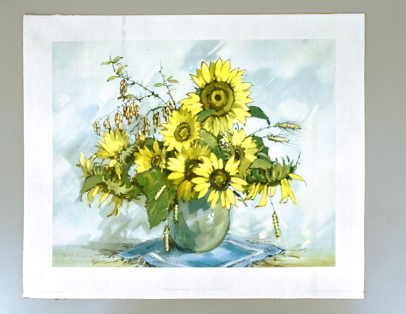 * GRAFIK OFFSET POSTER SONNENBLUMEN VASE STILLEBEN ROLF REGELE