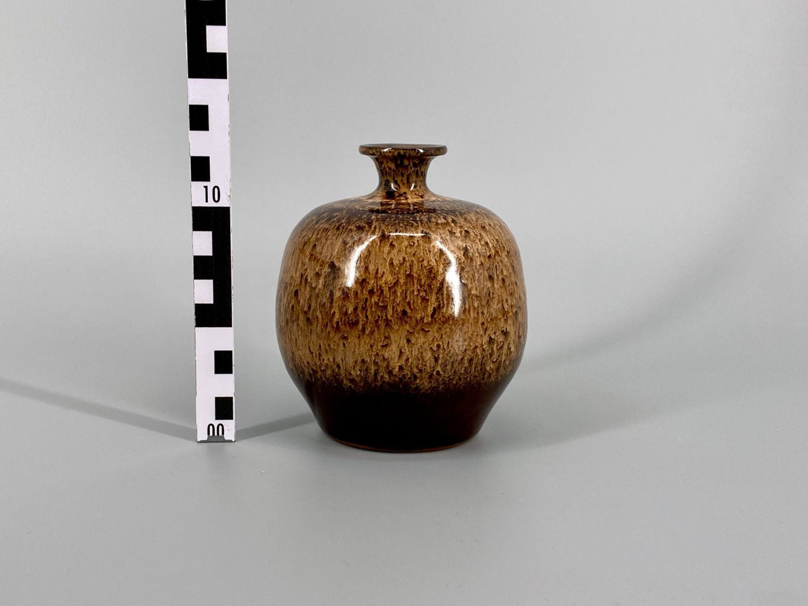 * STUDIO KERAMIK VASE LAUFGLASUR MID CENTURY BRAUN VINTAGE 70ER