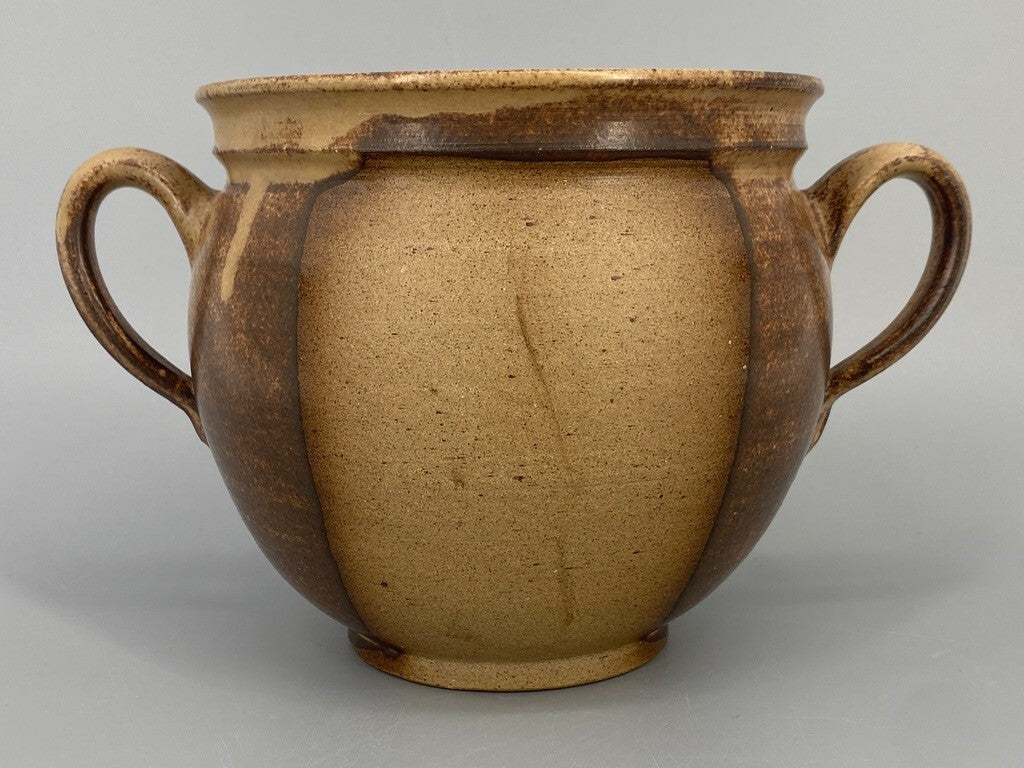 * HENKELVASE KRUG ÜBERTOPF STUDIOKERAMIK TOPF KERAMIK SIGNIERT K MID CENTURY