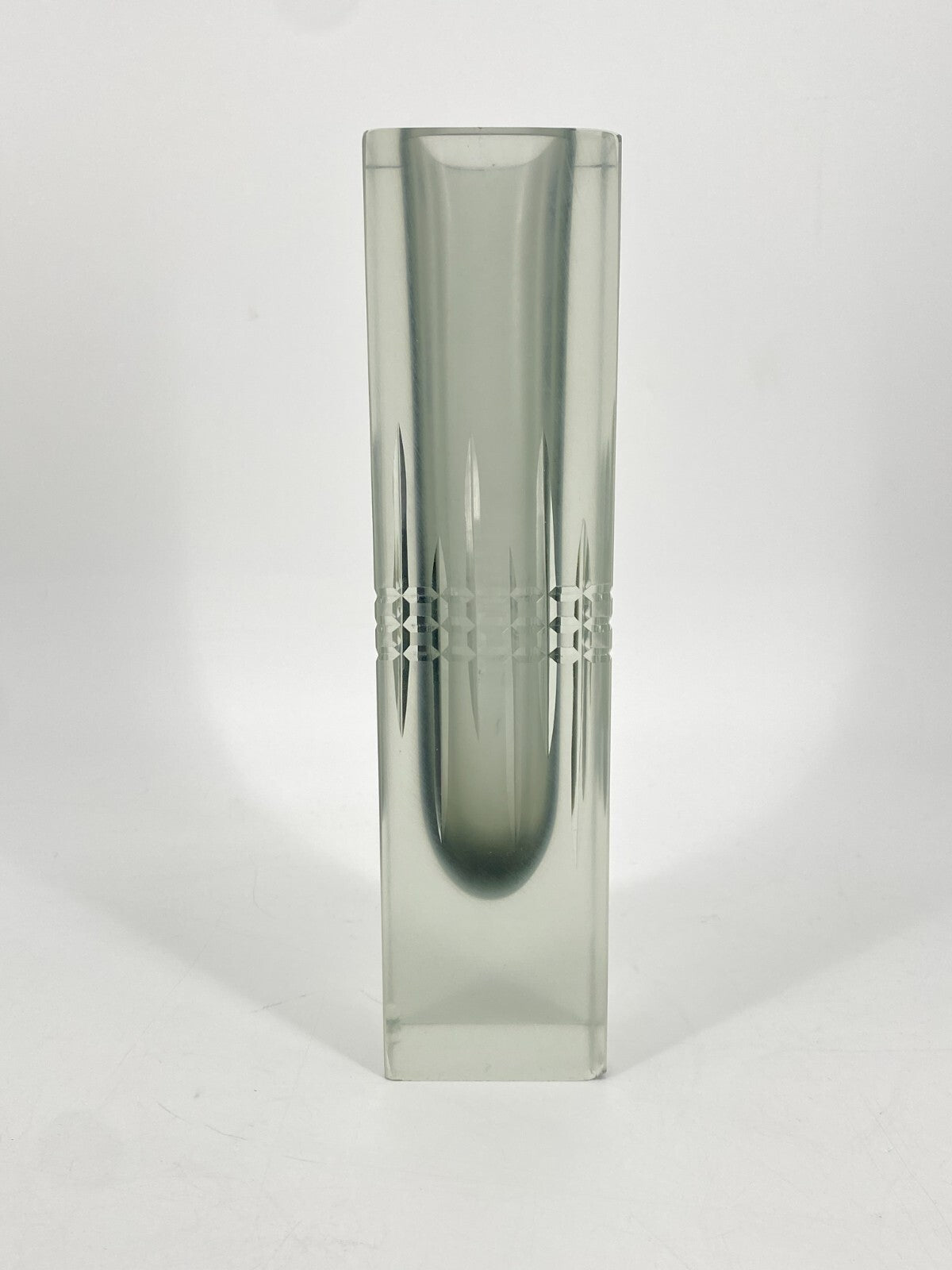 * GLAS VASE BLOCKVASE GRAU TRANSPARENT SATINIERT ÜBERFANGGLAS VINTAGE