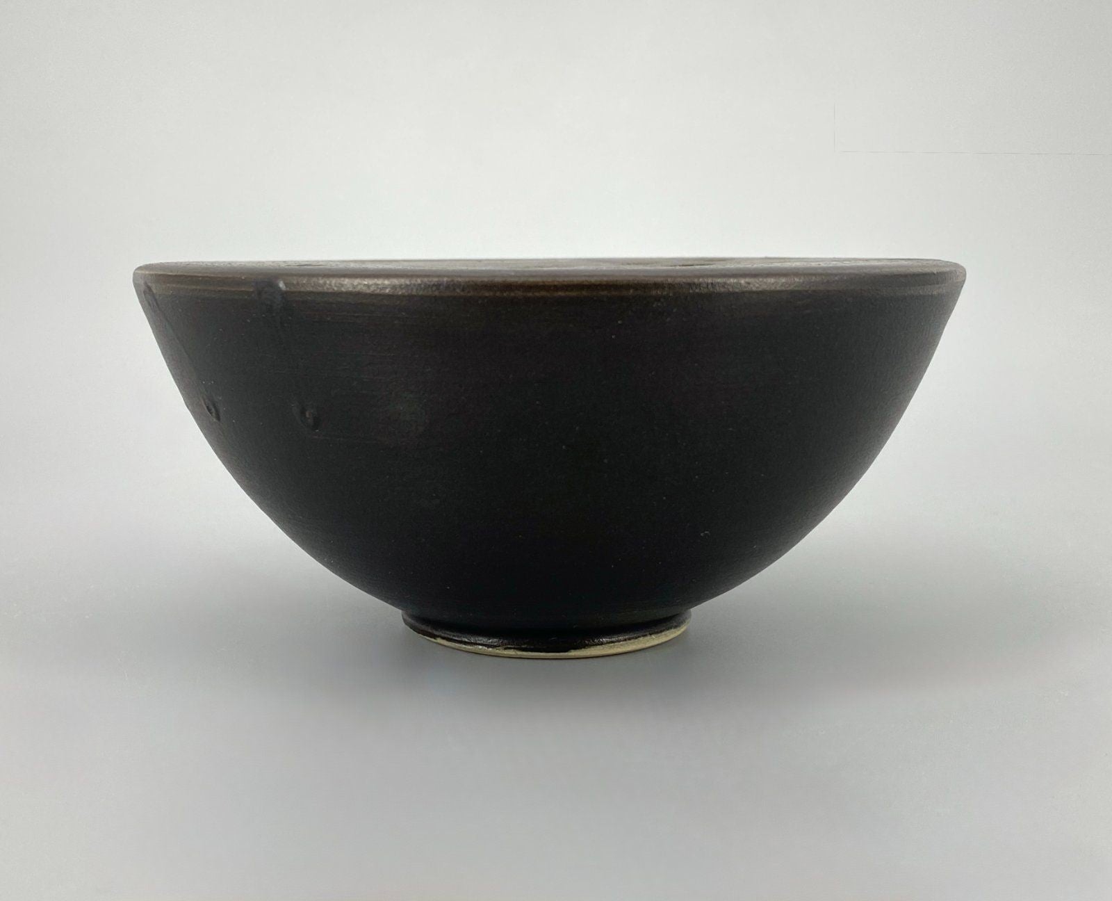* STUDIOKERAMIK IKEBANA VASE DUNKELBRAUN MONOGRAMMIERT GH HG