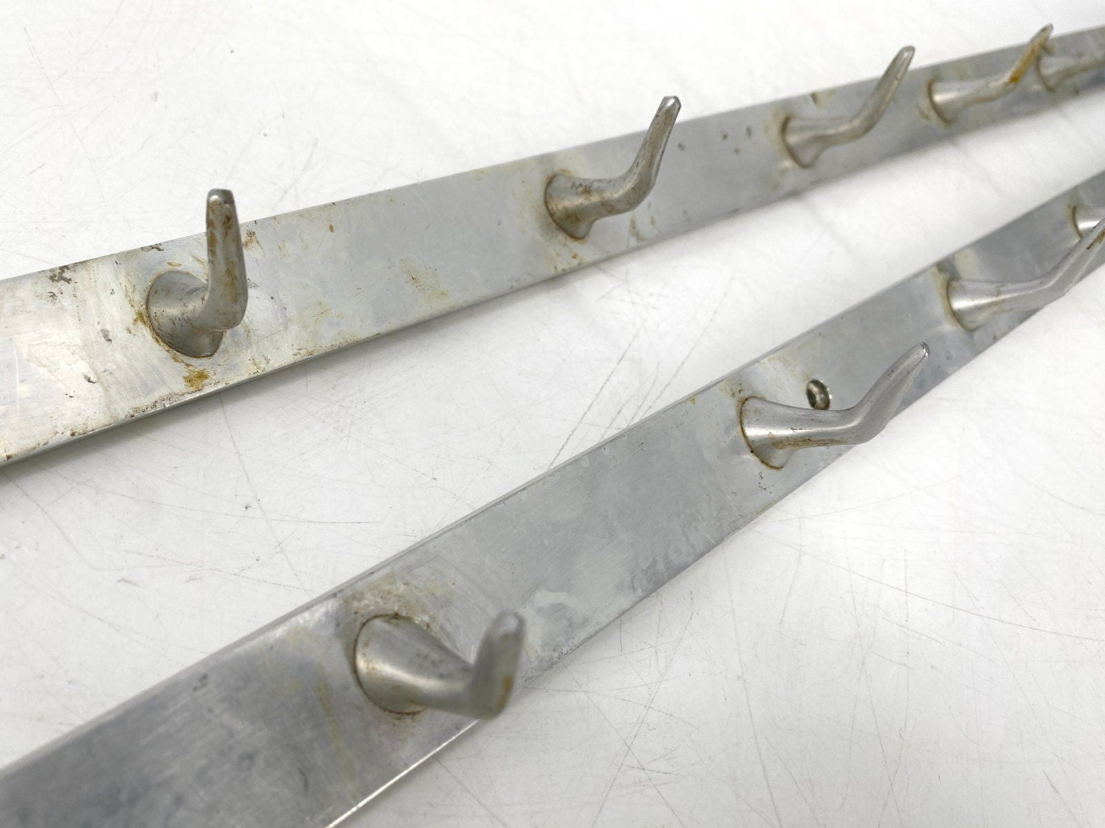 * 2x HAKENLEISTE ALUMINIUM FLEISCHER GARDEROBE WERKZEUG 24 HAKEN