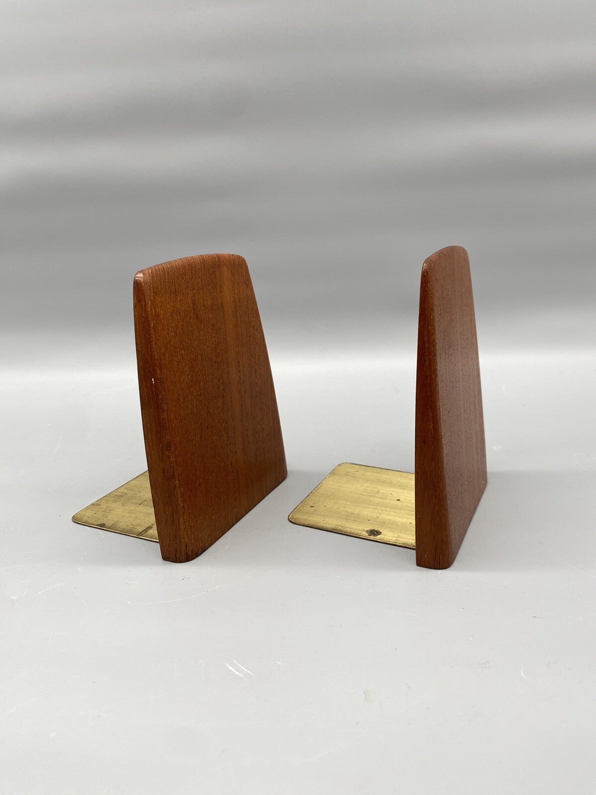 PAAR BUCHSTÜTZEN TEAK MID CENTURY MESSING SKANDINAVIEN DENMARK 60ER 70ER VINTAGE