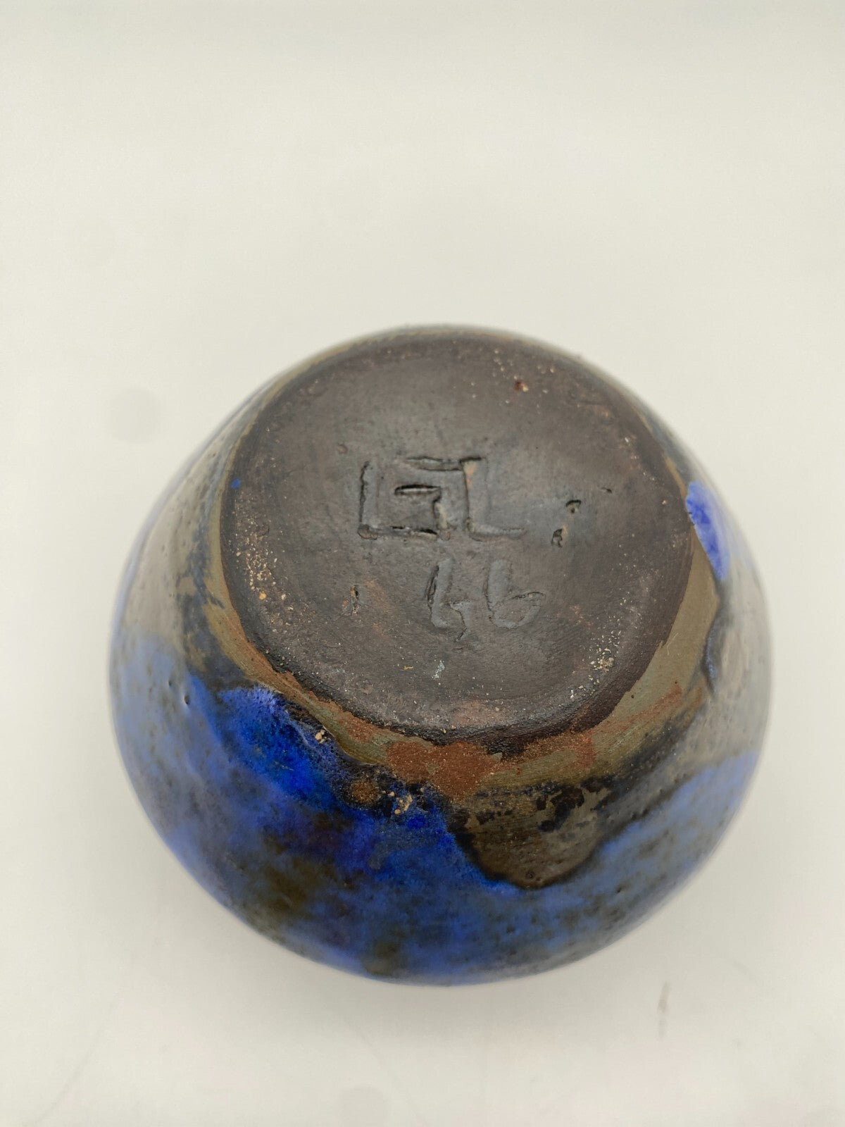 GERHARD LIEBENTHRON BREMEN STUDIOKERAMIK VASE KRISTALLGLASUR BLAU 66 SIGNIERT