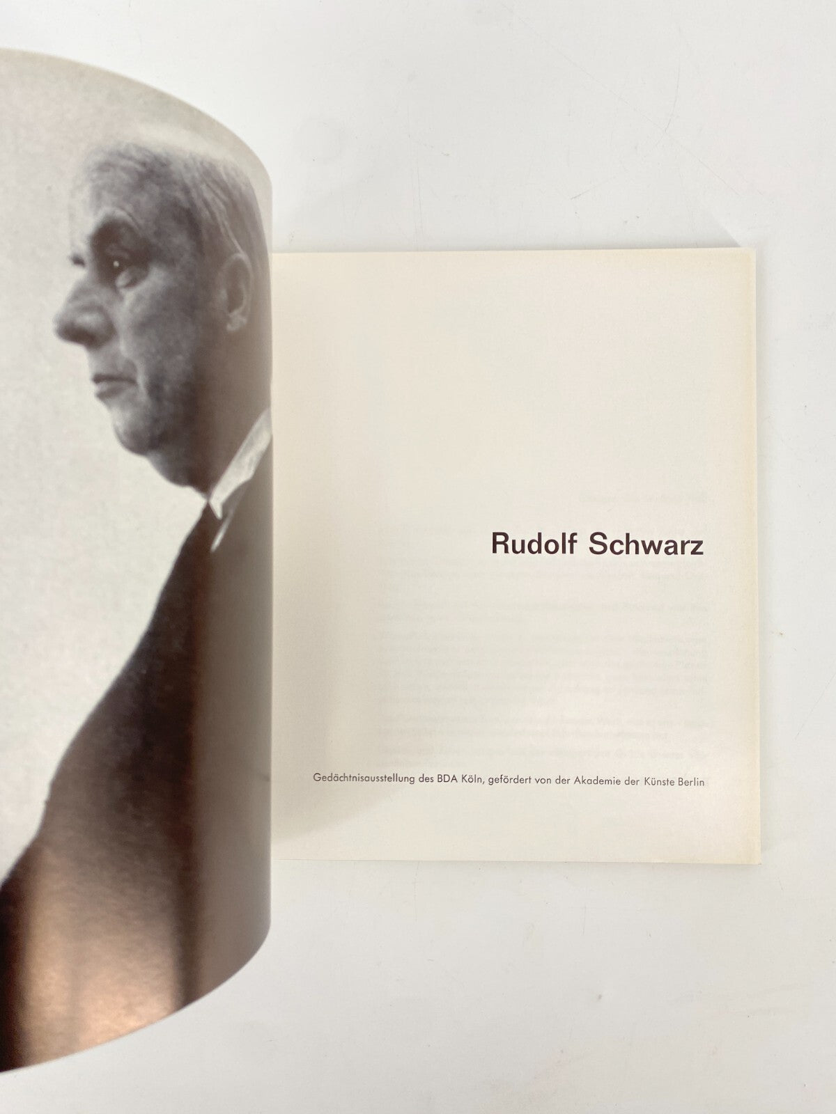 * KONVOLUT 6 BÜCHER ARCHITEKTUR MIES VAN DER ROHE SCHAROUN SCHWARZ MAZEDONISCH
