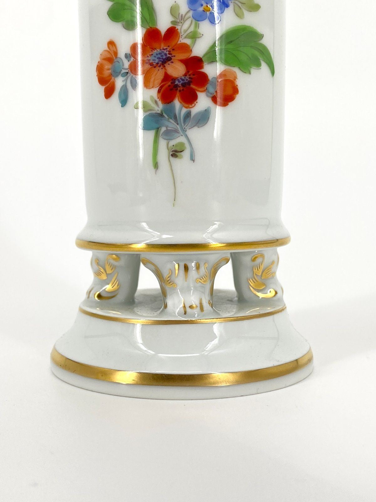 * MEISSEN PORZELLAN FÜßCHENVASE SOCKEL STREUBLUMEN GOLDRAND