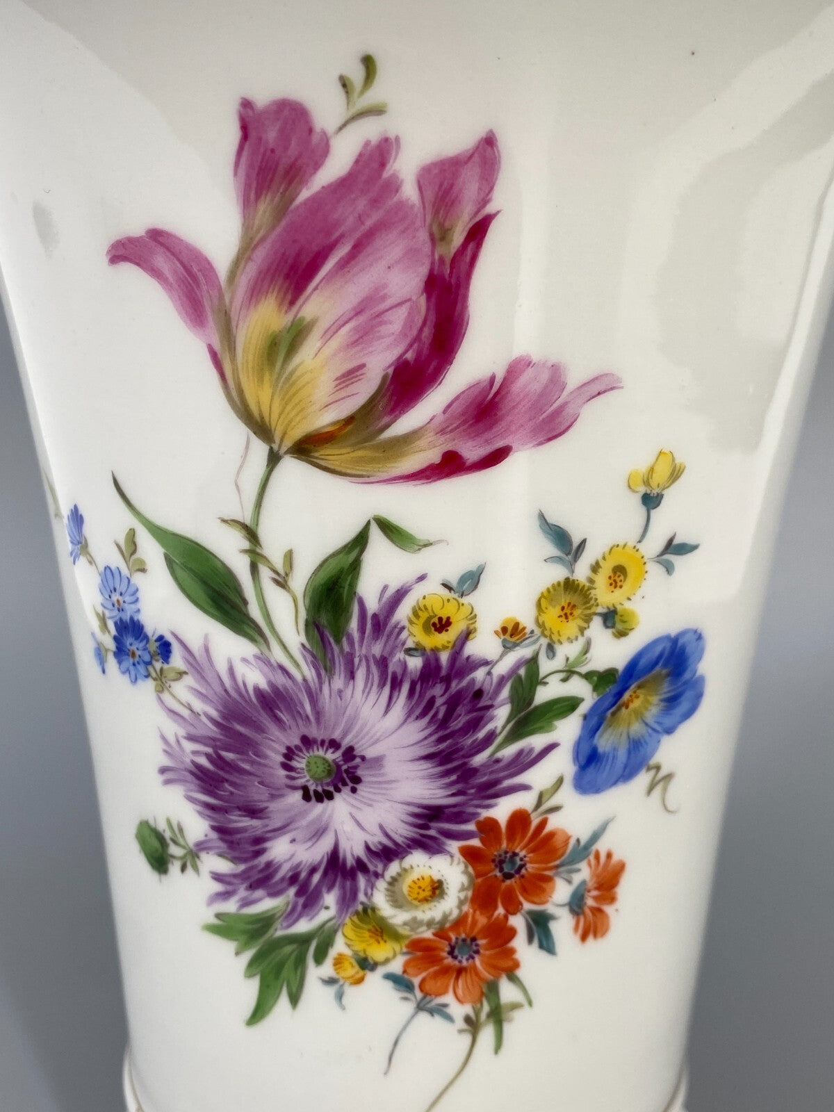 * MEISSEN PORZELLAN VASE TRICHTERVASE BLUMEN BUKETT GOLDRAND 2. WAHL