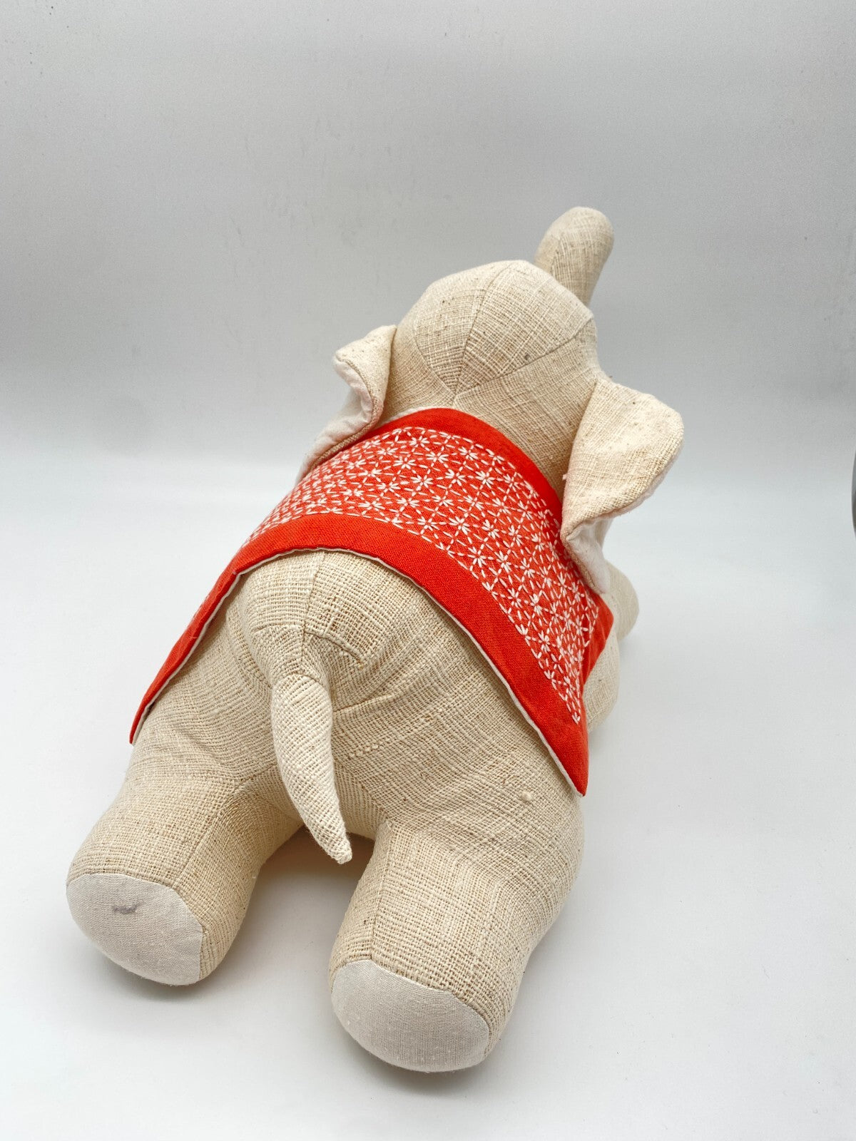SUPPORT FOUNDATION QUEEN SIRKIT THAILAND HANDARBEIT ELEFANT STOFFTIER TOY