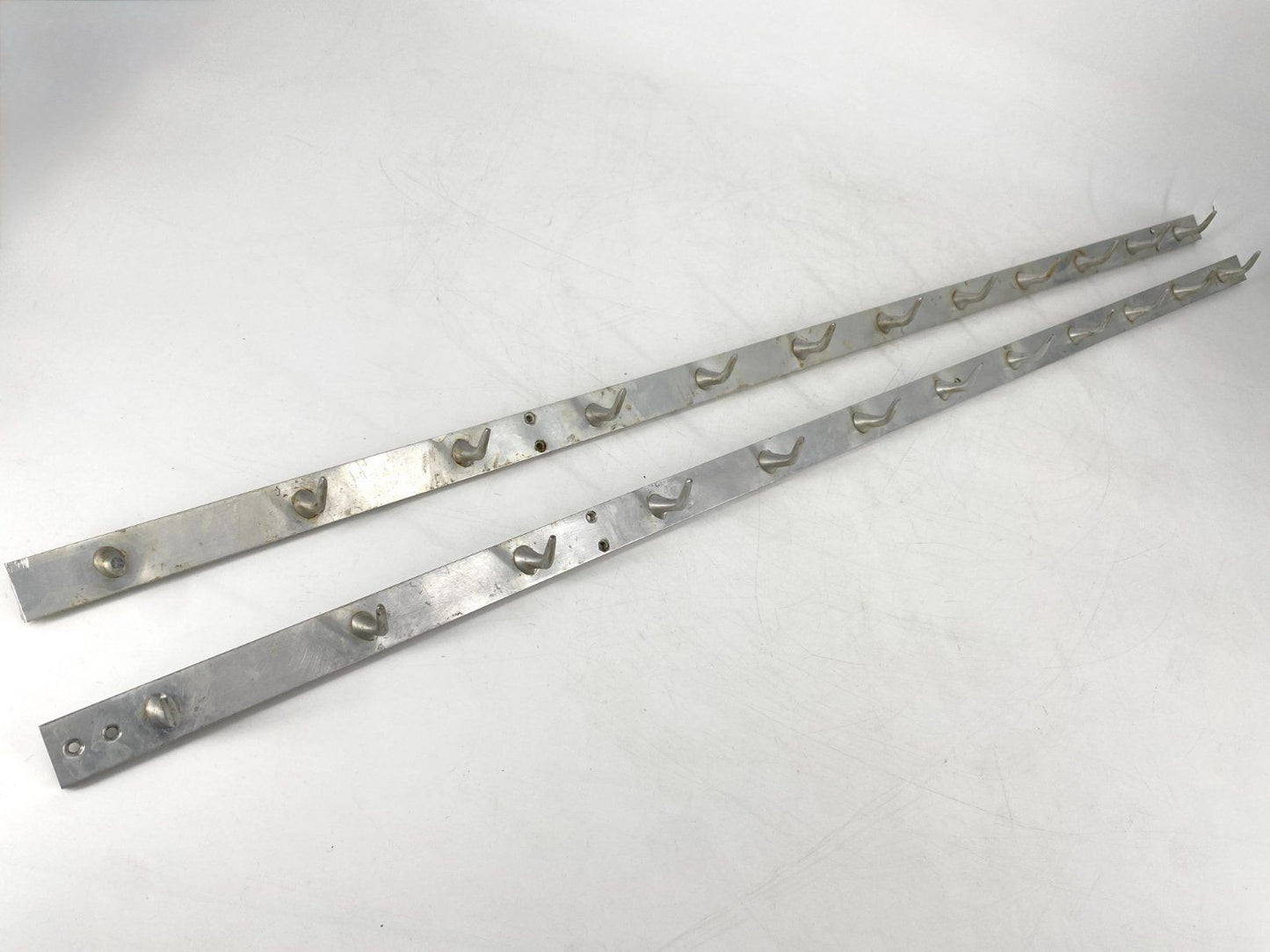 * 2x HAKENLEISTE ALUMINIUM FLEISCHER GARDEROBE WERKZEUG 24 HAKEN