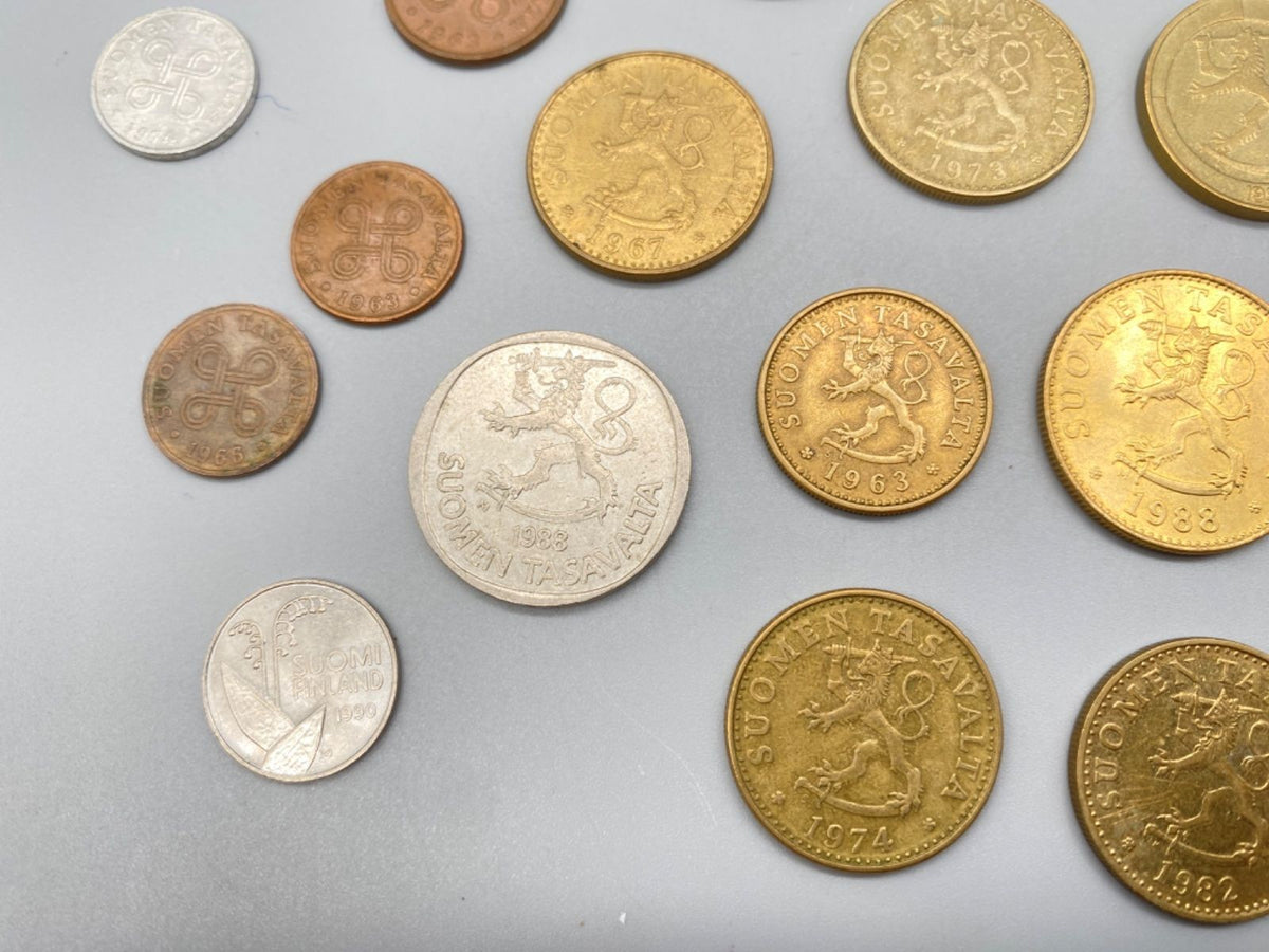 KONVOLUT FINNISCHE MÜNZEN SUOMI PENNIA MAKKA PENNI 60ER BIS 90ER