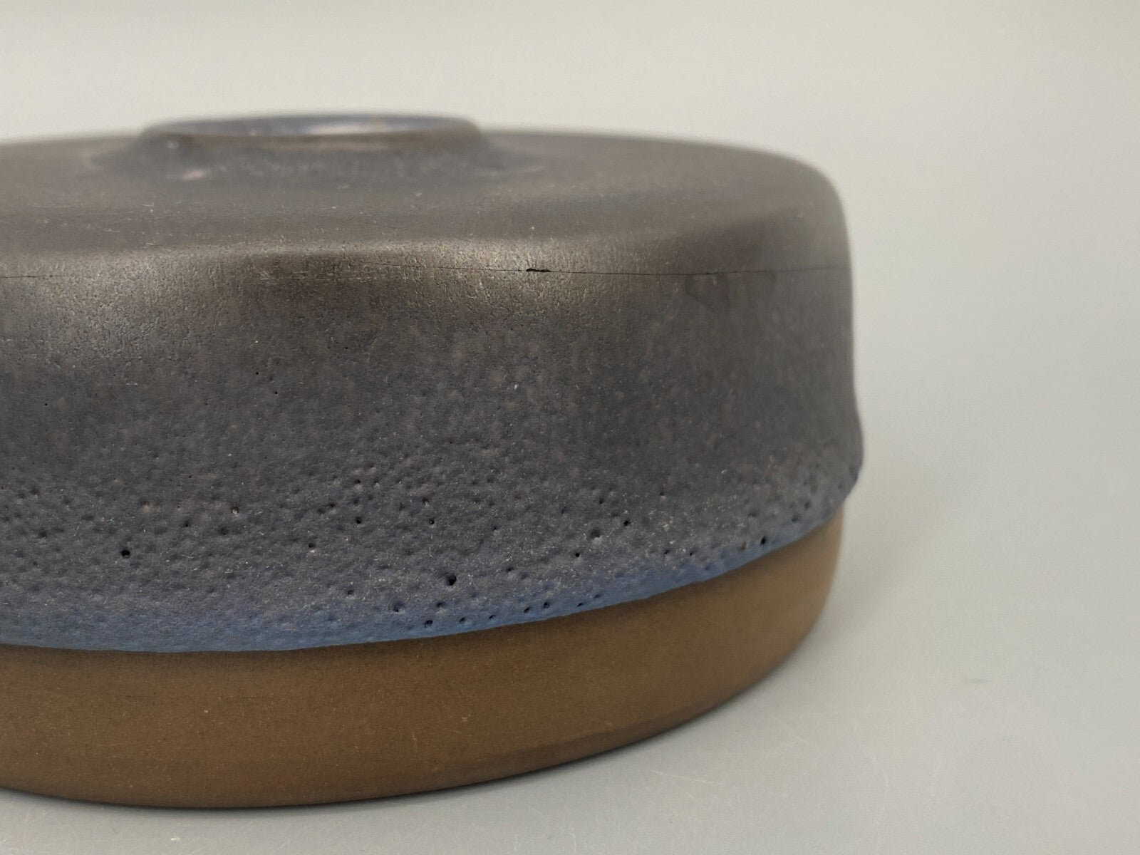 * STUDIOKERAMIK VASE FAT LAVA RÄUCHERSTÄBCHENHALTER VAN EYK SIGNIERT 60er