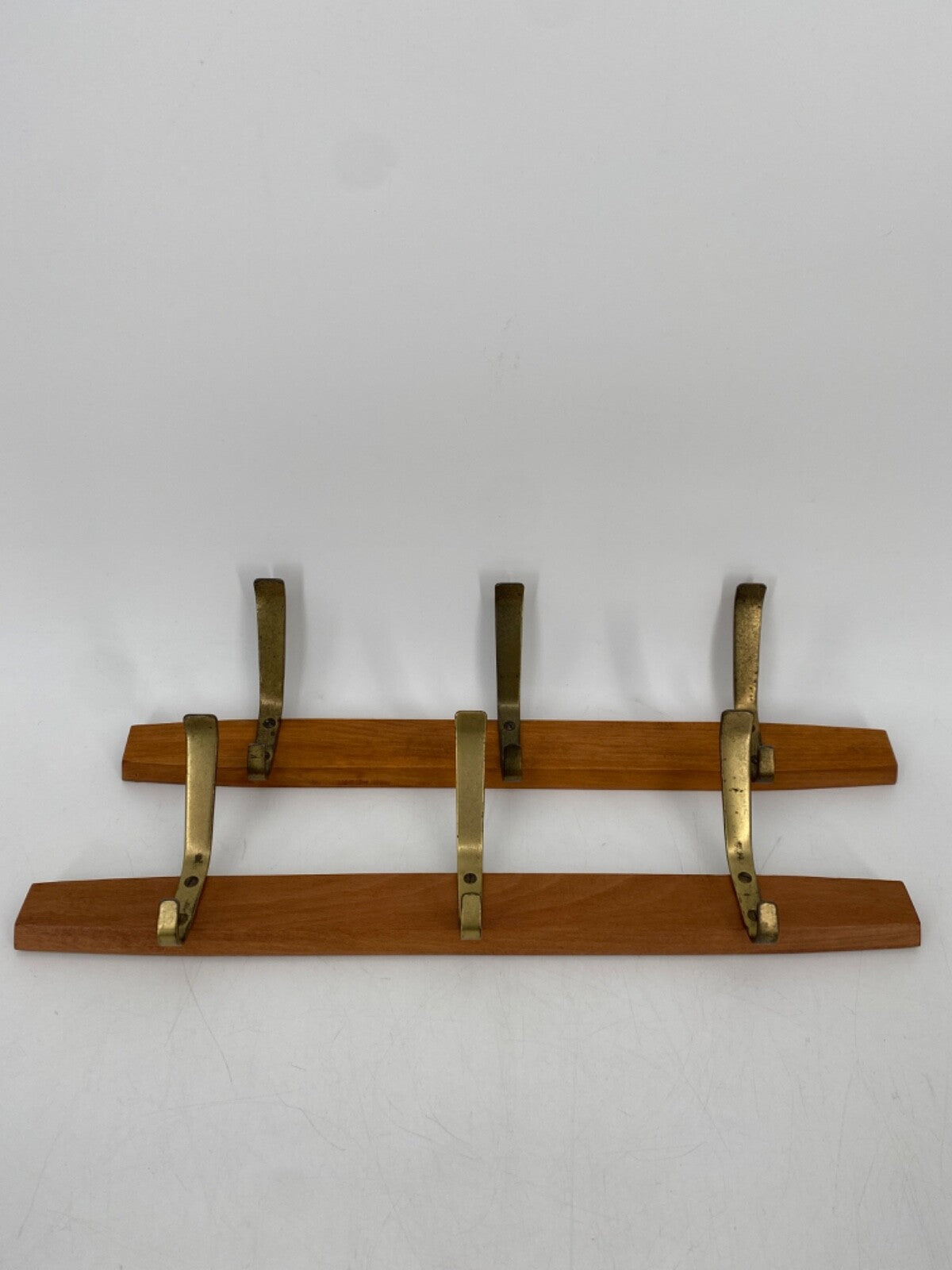 * HAKENLEISTE GARDEROBE 3 HAKEN HOLZ BUCHE MESSING VINTAGE