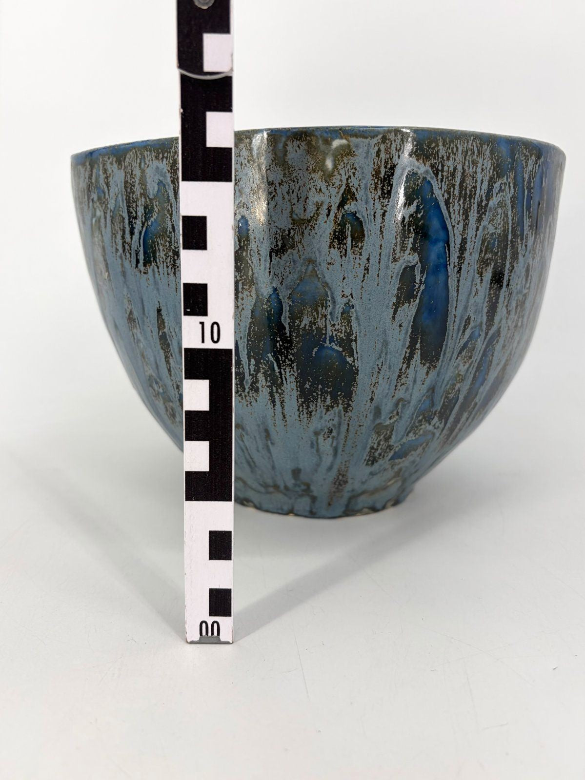 ENSEMBLE TRIO STUDIOKERAMIK VASE KUGEL BLAU IRISIEREND GLASUR 90s