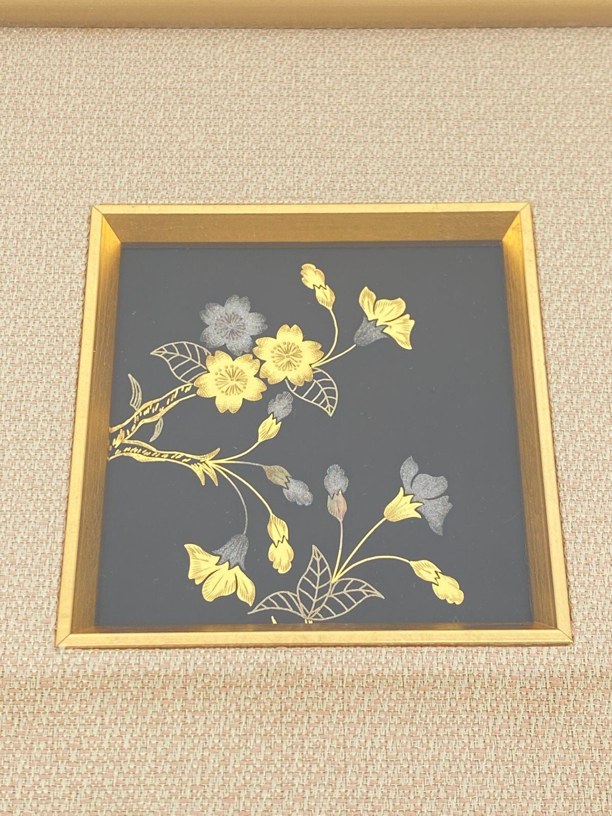 * GEMÄLDE BILD HIGO INLAY INTARSIEN DAMASK 24 KARAT GOLD BLUMEN HISO JAPAN