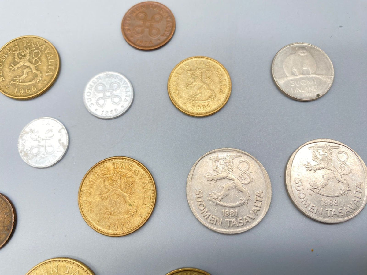 KONVOLUT FINNISCHE MÜNZEN SUOMI PENNIA MAKKA PENNI 60ER BIS 90ER