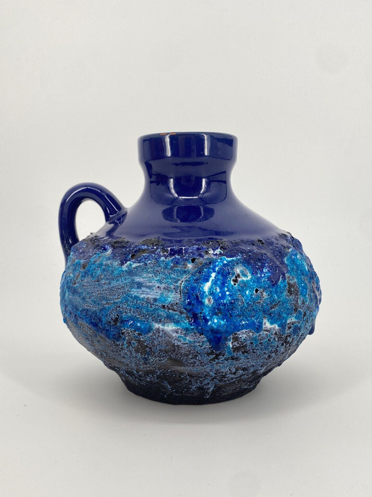 * MAREI STUDIOKERAMIK FAT LAVA VASE 4302 CAPRI DEKOR BLAU 70ER