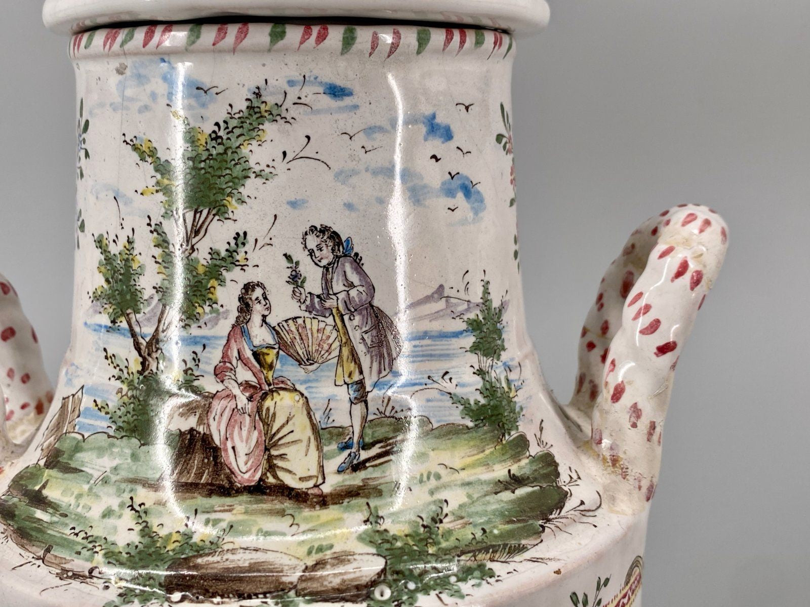 * DECKELVASE ROKOKO FLORAL ROMANTISCHE SZENE KERAMIK ANTIK 