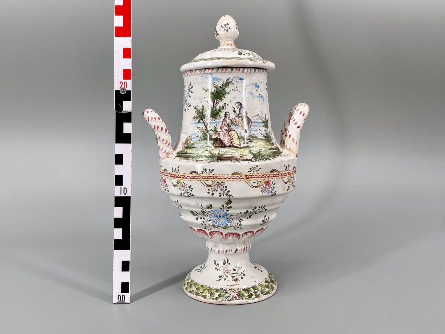 * DECKELVASE ROKOKO FLORAL ROMANTISCHE SZENE KERAMIK ANTIK 