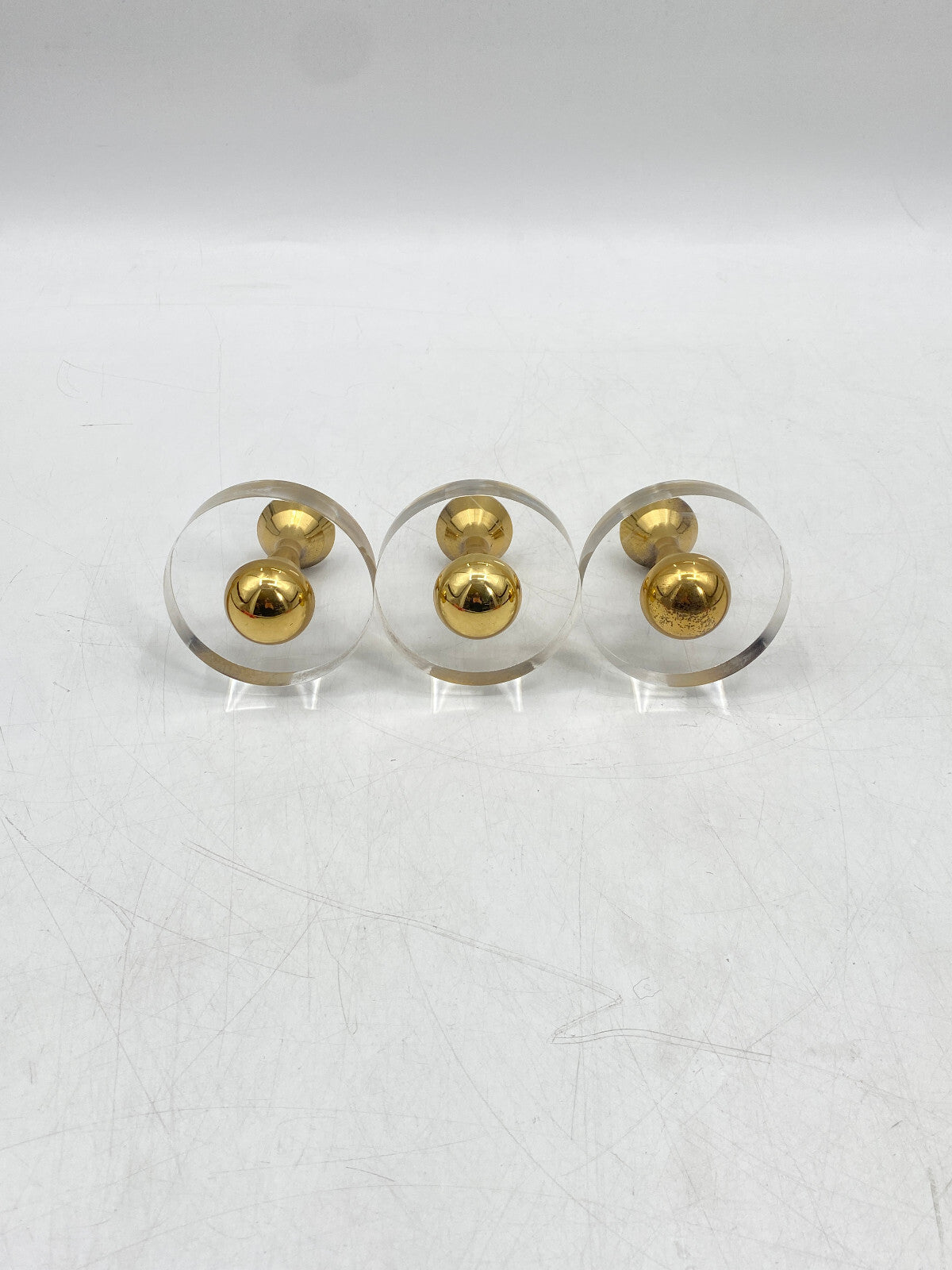 * PLEXIGLAS MESSING GARDEROBENHAKEN RUND WAND HAKEN 60ER JAHRE VINTAGE