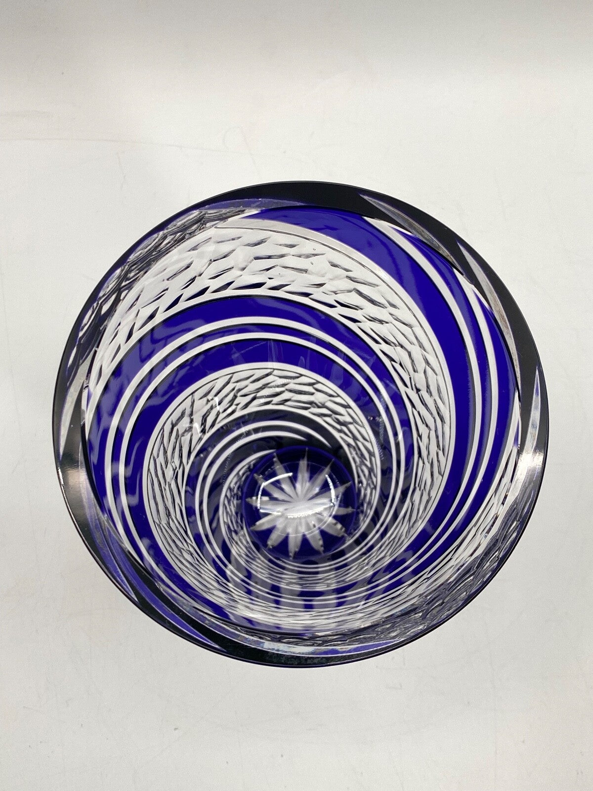 * VASE KRISTALLGLAS GESCHLIFFEN TRANSPARENT BLAU SPIRALE ÜBERFANG VINTAGE