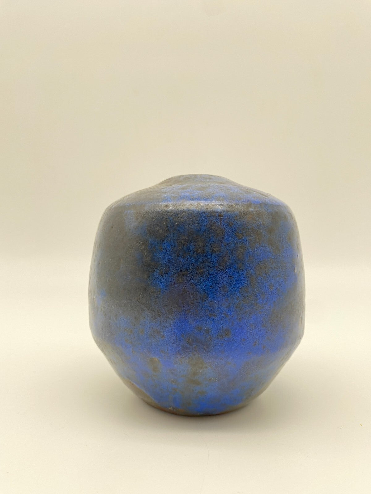 GERHARD LIEBENTHRON BREMEN STUDIOKERAMIK VASE KRISTALLGLASUR BLAU 66 SIGNIERT