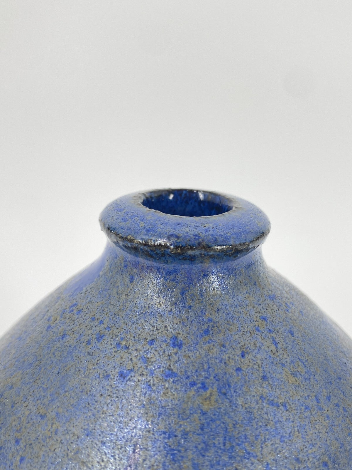 * VASE RUND BLAU HP SIGNIERT  STUDIOKERAMIK KERAMIK MID CENTURY DANISH DESIGN