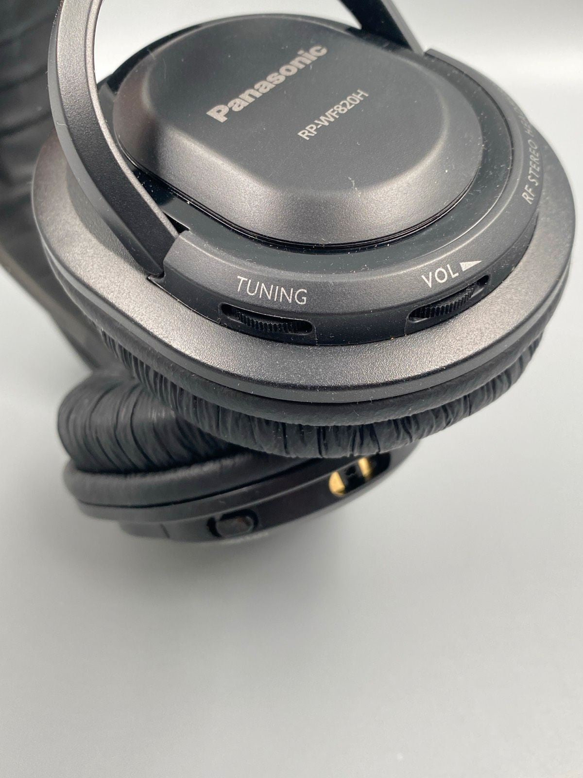 * WIRELESS OVER EAR KOPFHÖRER PANASONIC RP-WF820 LADESTATION
