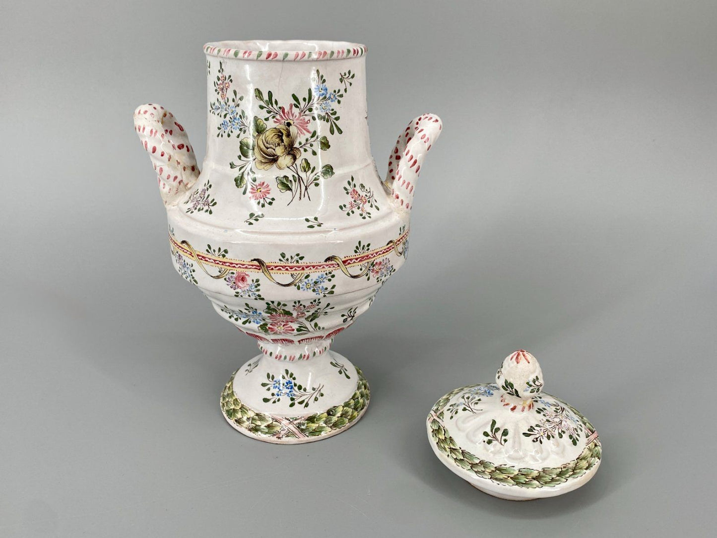 * DECKELVASE ROKOKO FLORAL ROMANTISCHE SZENE KERAMIK ANTIK 