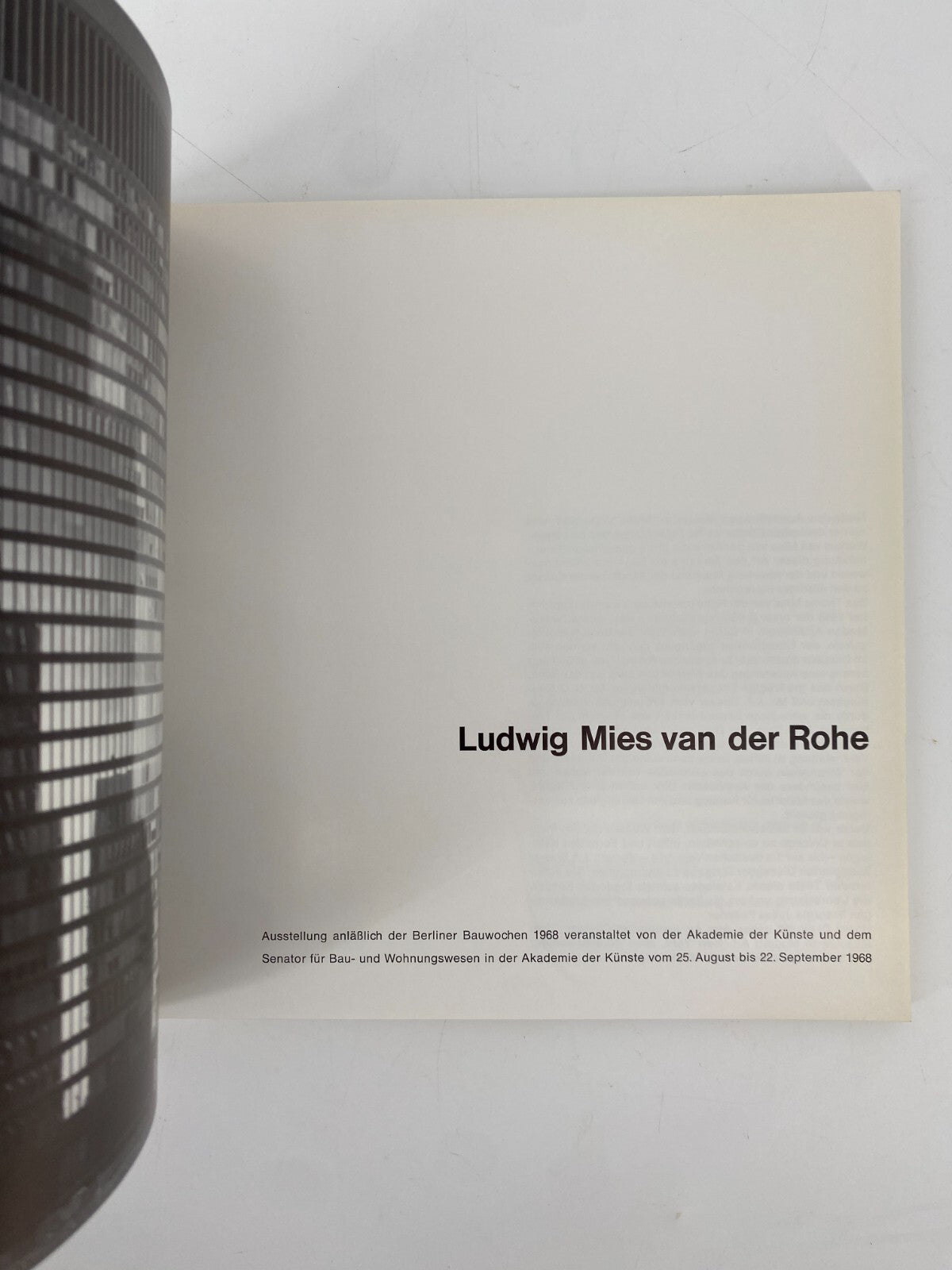 * KONVOLUT 6 BÜCHER ARCHITEKTUR MIES VAN DER ROHE SCHAROUN SCHWARZ MAZEDONISCH