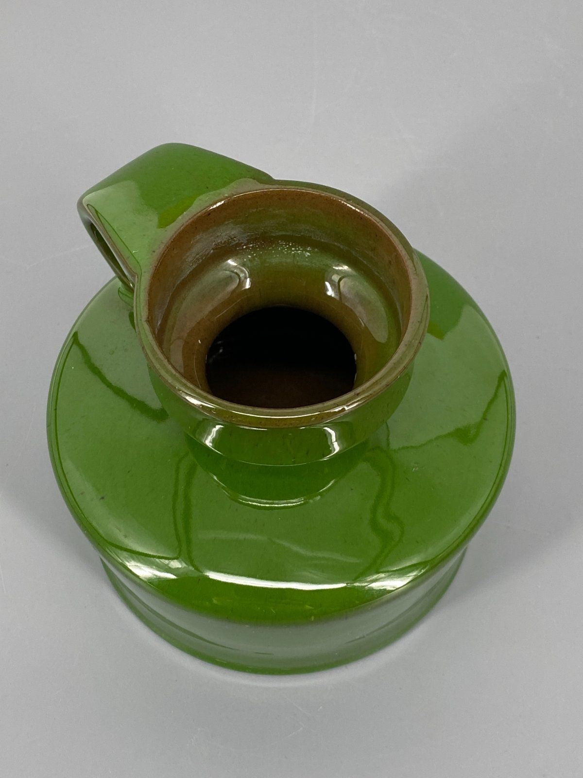 * VASE STUDIOKERAMIK KRUG HENKEL GRÜN GLANZ VINTAGE BLUMENVASE