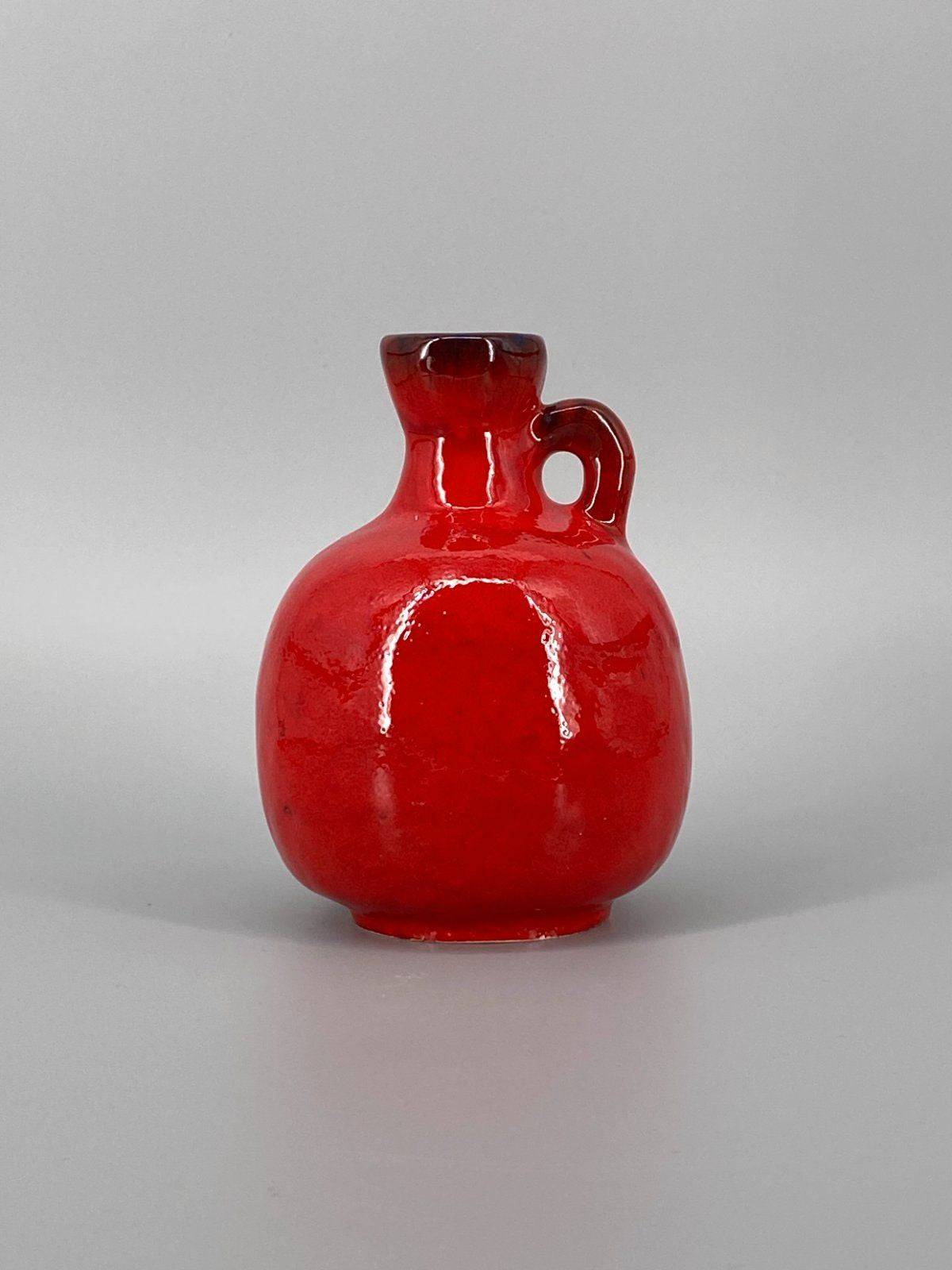 * VASE GERMAN POTTERY ROT KRUG HENKEL GLÄNZEND VINTAGE 70er